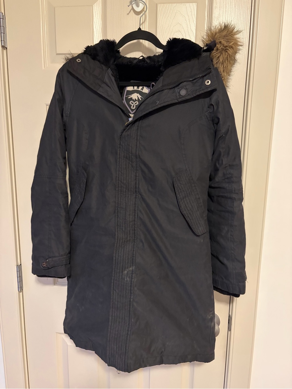 🍁 TNA - Small Jacket
